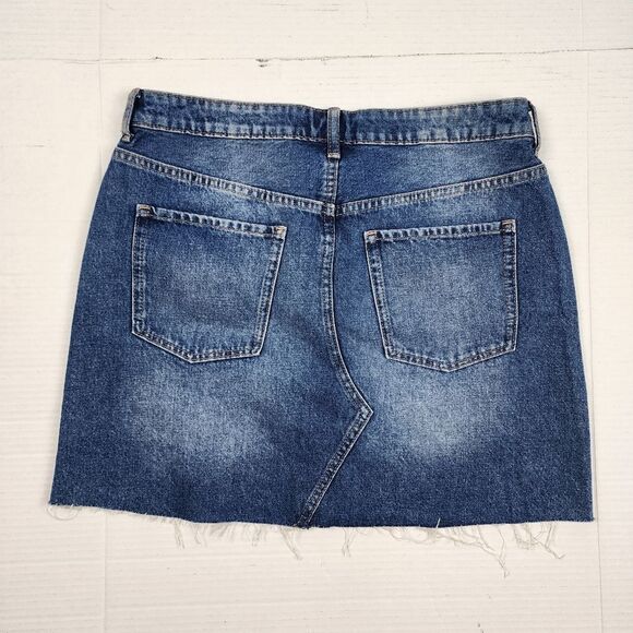 H&M Jean Mini Skirt Denim Medium Wash Frayed Raw Hem Size 8 - Picture 5 of 14